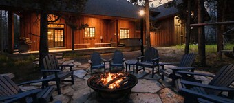 Neugebaute Luxuskabine | In der Nähe von Yellowstone | 4 Bett 5 Bad