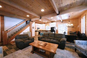 TV, caminetto, studio