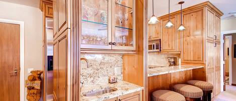 Condo, varias camas (Centennial 2 Bedroom Condo Unit no. 1) | Cocina privada