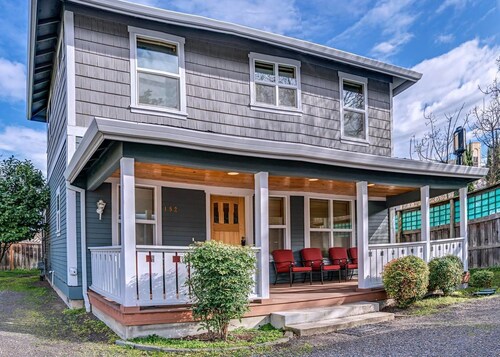 The Pioneer Craftsman House - Closest to Osf