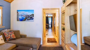 Unclassified image, 4 of 39, button - #52 The Cabins at Hyatt Lake - Sleeps 4 -lake View (Ashland)
