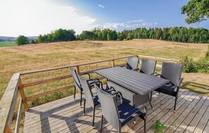 Outdoor dining - Awesome home in Tösse with kitchen (Tösse)