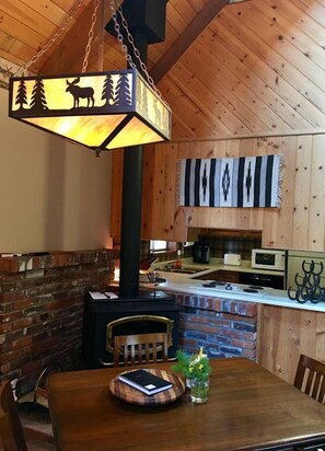 木屋 (3 Bedrooms) | 私人廚房 | 大型冰箱、微波爐、烤箱、爐台