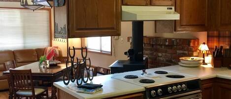 Chalet (3 Bedrooms) | Cuisine privée