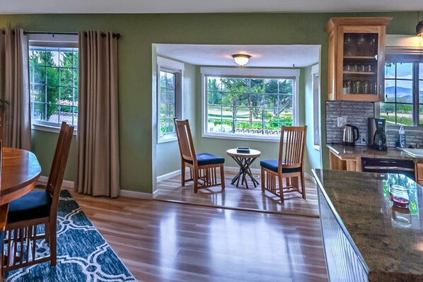 獨棟房屋 (3 Bedrooms) | 房內用餐區