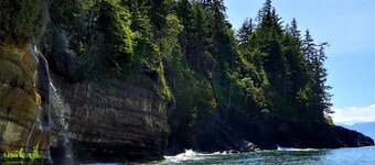 Mystic Beach Vacation Home-Oceanview modern timberframe with hot tub 