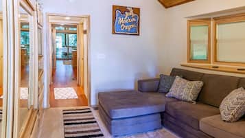 Smart TV, fireplace, DVD player