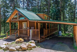 Property grounds - #49 The Cabins at Hyatt Lake - Sleeps 4 - Private (Ashland)