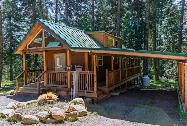 Property grounds - #49 The Cabins at Hyatt Lake - Sleeps 4 - Private (Ashland)