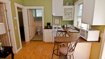 Peti sejuk, ketuhar gelombang mikro, ketuhar, dapur