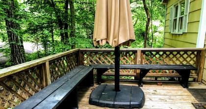 Cottage On Beech Haven In The Woods- 2.8 miles from UGA Campus
