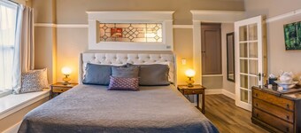 Redtail Suites~orliena Suite ~tesla Station