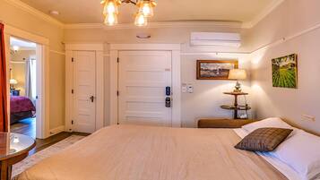 Apartment (2 Bedrooms) | 2 bedrooms, premium bedding, iron/ironing board, cots/infant beds