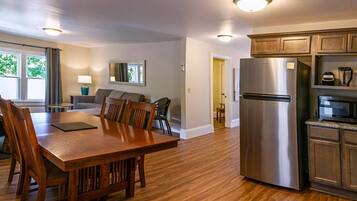 2 bedrooms, premium bedding, iron/ironing board, free WiFi