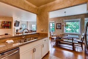 Condo, Multiple Beds (Centennial 3) | Private kitchen