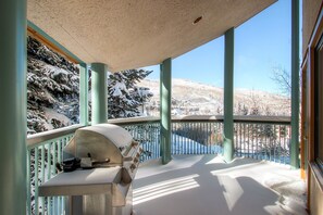 公寓式客房, 多张床 (Centennial 2 Bedroom Condo unit no. 8) | BBQ/野餐场地