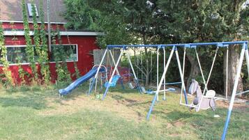 Tempat bermain anak - outdoor