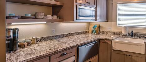 하우스 (4 Bedrooms) | 전용 주방 | 대용량 냉장고, 전자레인지, 에스프레소 메이커, 조리 도구/접시/주방 기구