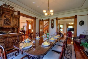 Maison (5 Bedrooms) | Restauration dans la chambre