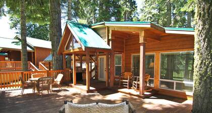 #48 The Cabins at Hyatt Lake - Sleeps 4 - Hot Tub