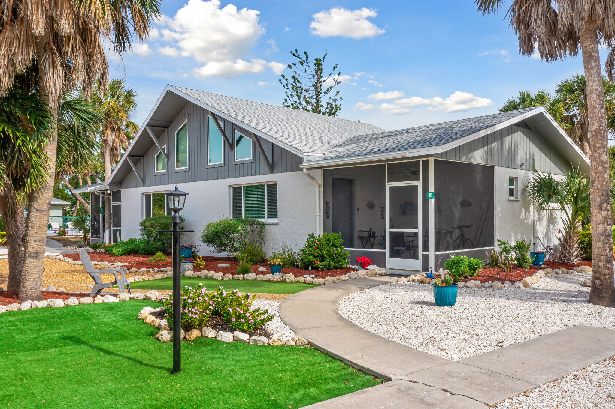 Sanibel Shores B1, Walking Distance to Beach (0.5 mile), 4 night minimum