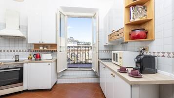 Fridge, microwave, oven, dishwasher