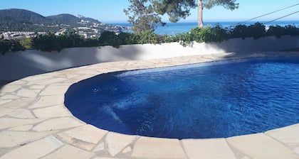 Casa idónea para niños de verano con piscina privada