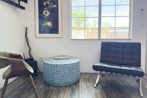 TV, stereo - TREAT GUESTHOUSE, Private, Quiet, Comfortable! Artistically designed space. (Tucson)