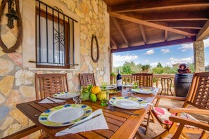 屋外ダイニングエリア