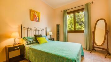 3 chambres, fer et planche Ă repasser, Wi-Fi gratuit, draps fournis