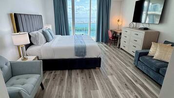 1 bedroom, in-room safe, desk, iron/ironing board