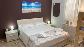 3 habitaciones, tabla de planchar con plancha y wifi gratis 