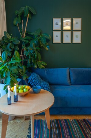 TV, books - ☘️Botanical Apt. in the Centre☘️, Ⓜ️ Pecherska Ⓜ️ (Pechers'kyi district)