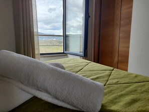 3 slaapkamers, een bureau, een strijkplank/strijkijzer, gratis wifi