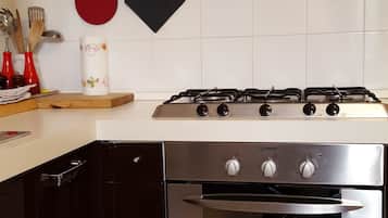 Frigorífic, forn, placa de cuina i rentaplats