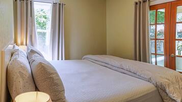 House (3 Bedrooms) | 3 bedrooms, premium bedding, iron/ironing board, free WiFi