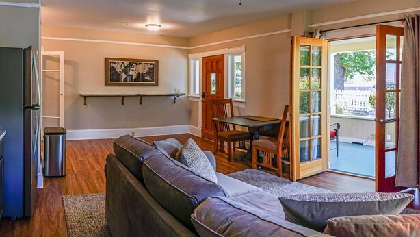 Nhà (3 Bedrooms) | Khu phòng khách
