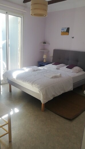 4 bedrooms, iron/ironing board, WiFi, bed sheets - Haven of peace in Drôme Provencal with large garden by the river (Pierrelongue)