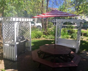 Terrace/patio - Oak Sherwin House Near OSF (Ashland)
