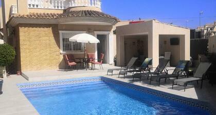 Beautiful detached house with private pool car unnecessary