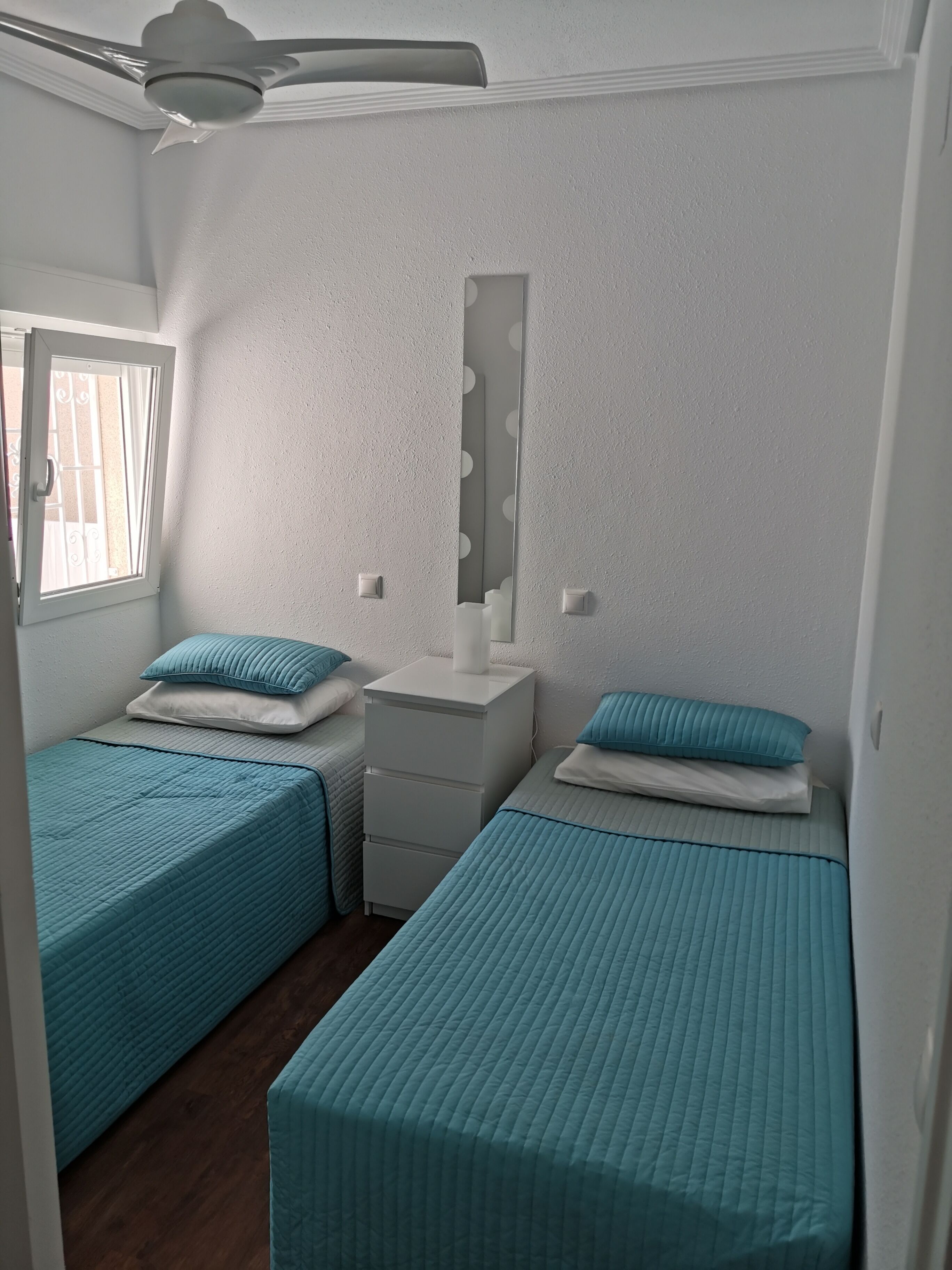 5 bedrooms, iron/ironing board, free WiFi, bed sheets