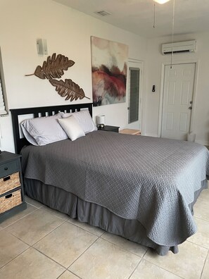 3 bedrooms, iron/ironing board, WiFi, bed sheets - MINS from Everything -Private House 3/2- Pet Free/Smoke Free (Pembroke Pines)