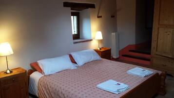 5 camere, ferro/asse da stiro, Wi-Fi gratuito, lenzuola