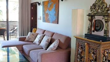 Televisión, videojuegos, reproductor de DVD, libros