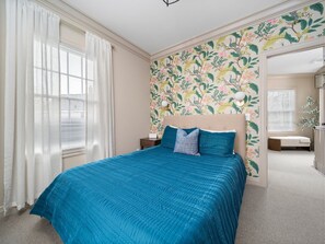 3 bedrooms, iron/ironing board, WiFi, bed sheets