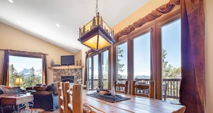 Spectacular Views, Skiing, Spacious Cozy Luxury, Hot tub, Fireplace
