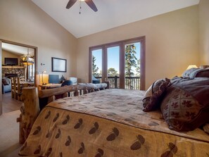 4 slaapkamers, een bureau, een strijkplank/strijkijzer, gratis wifi