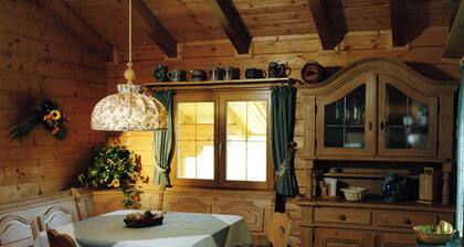 Quietly located, luxurious 4-stars-country house with private pool