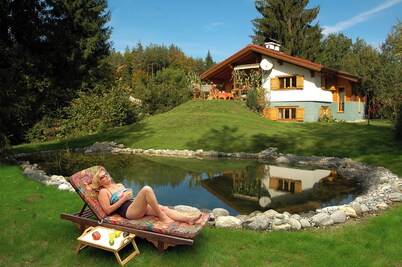 Quietly located, luxurious 4-stars-country house with private pool