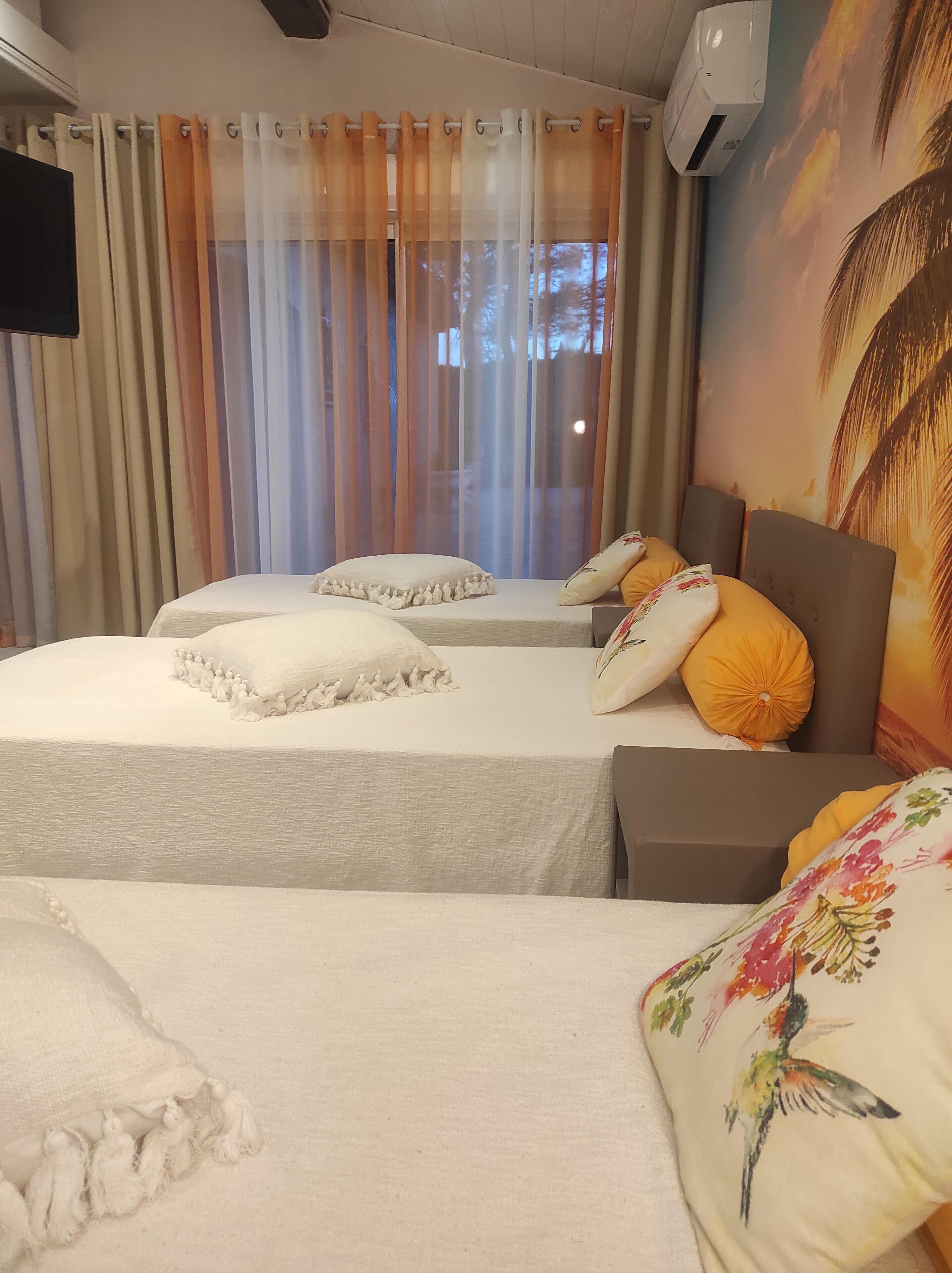 4 chambres, fer et planche à repasser, Wi-Fi, draps fournis